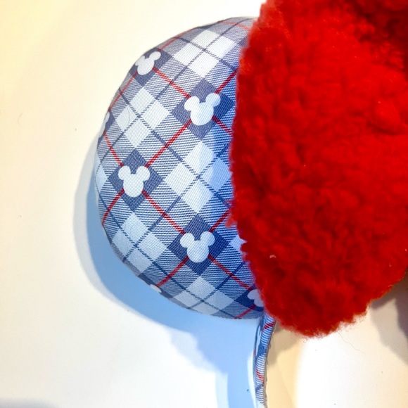 Minnie Ears Argyle Print with Red Hearts and Red Fluffy Bow - Picture 5 of 7